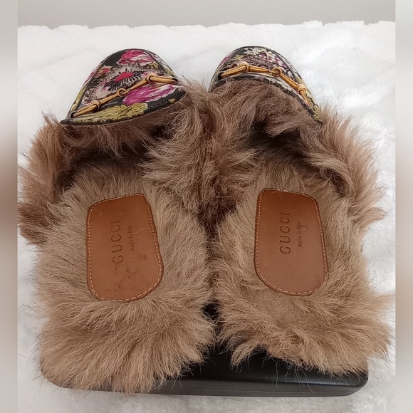 Gucci Shoes - Picture 2 of 5